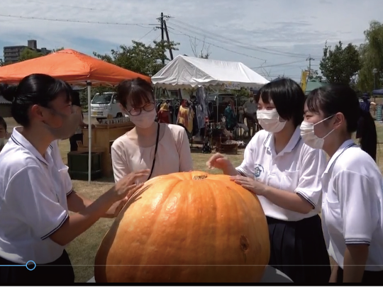 会場内におばけカボチャ！？